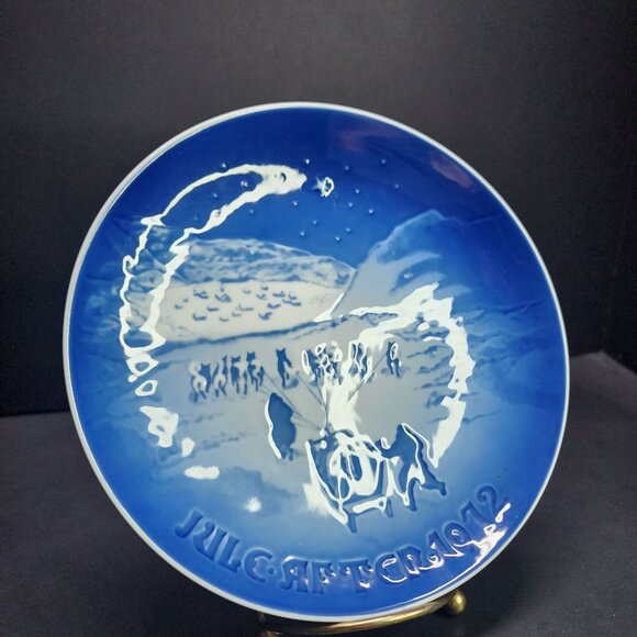 Royal Copenhagen Christmas In Greenland Collectors Plate - Jule After 1972 - Picture 2 of 5